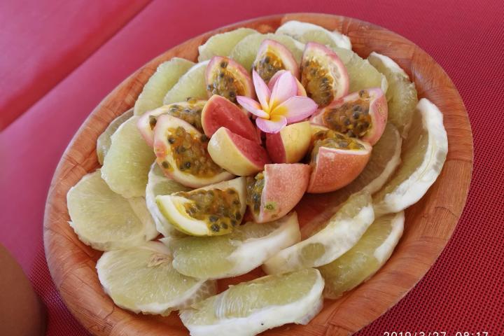 a plate of food with a banana